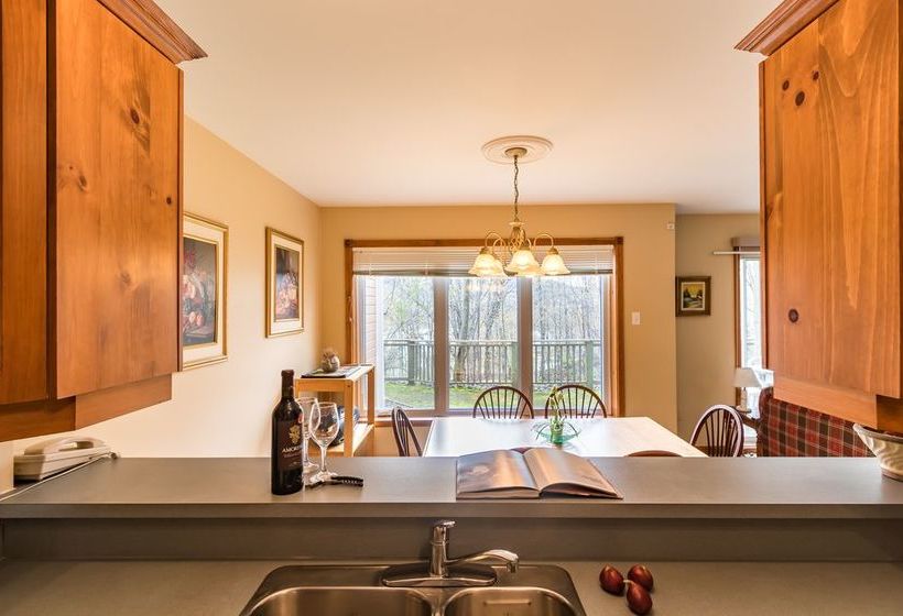 L érabliere Condominiums Monttremblant