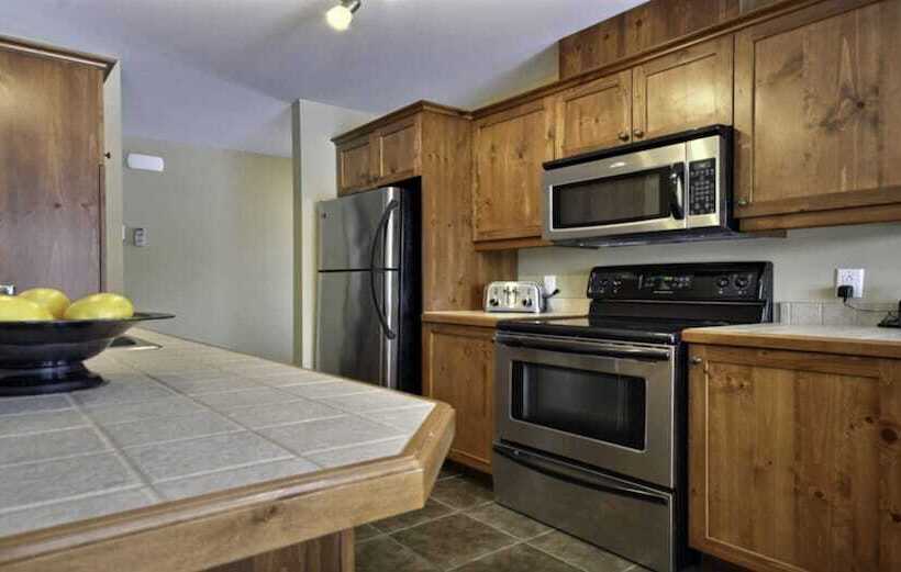 Oasis Tremblant Sunstar