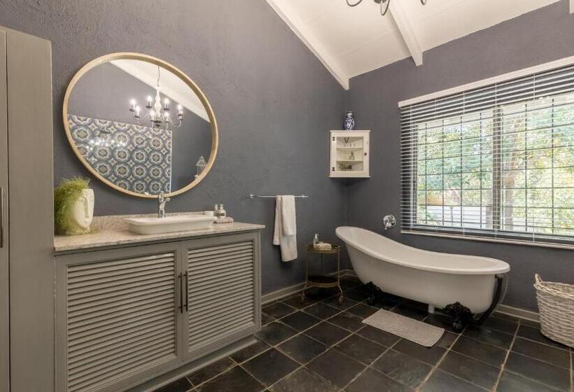 פנסיון La Roca Guest House