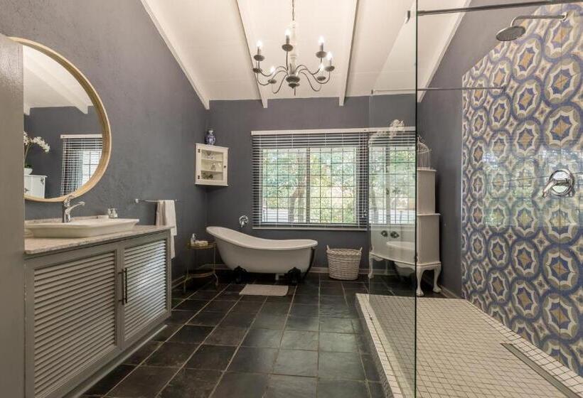 פנסיון La Roca Guest House