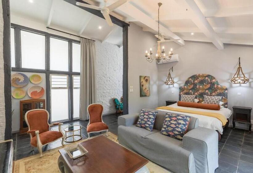 פנסיון La Roca Guest House