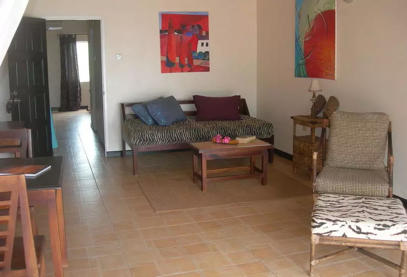 استراحتگاه Marblue Villa Suites