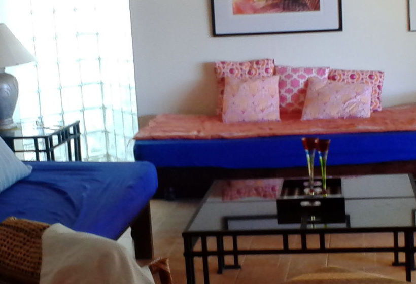 استراحتگاه Marblue Villa Suites