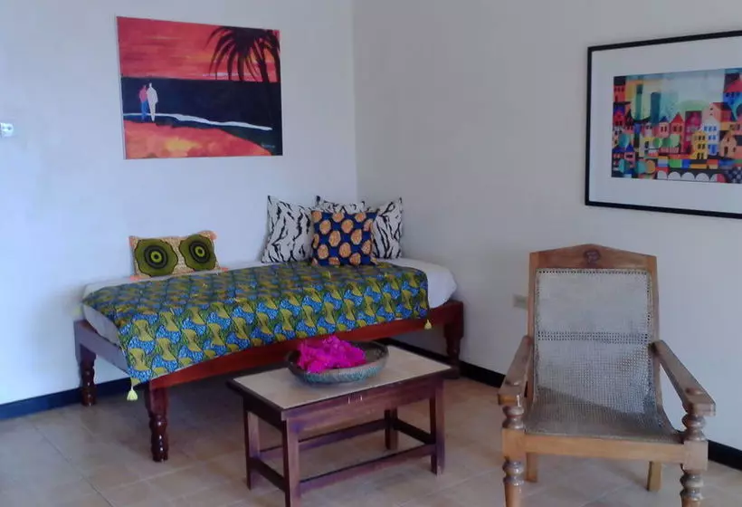 استراحتگاه Marblue Villa Suites