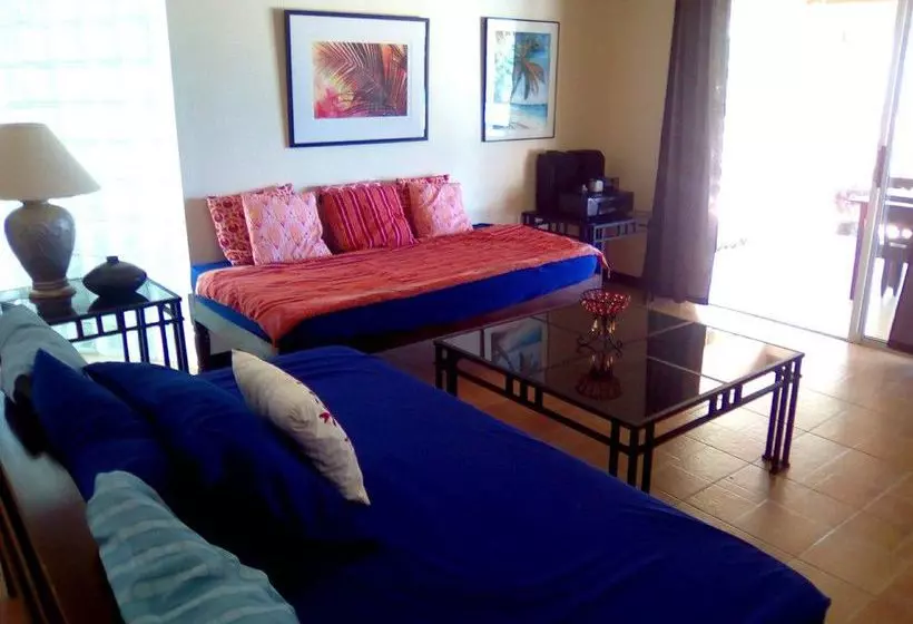 استراحتگاه Marblue Villa Suites