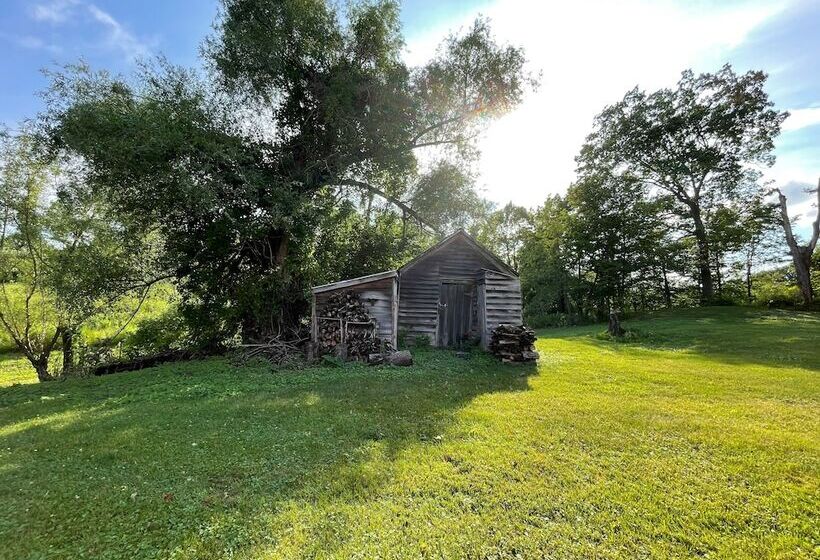 مبيت وإفطار 1735 Stone Farmhouse