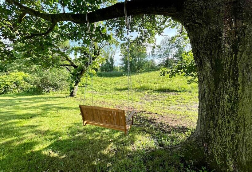 مبيت وإفطار 1735 Stone Farmhouse