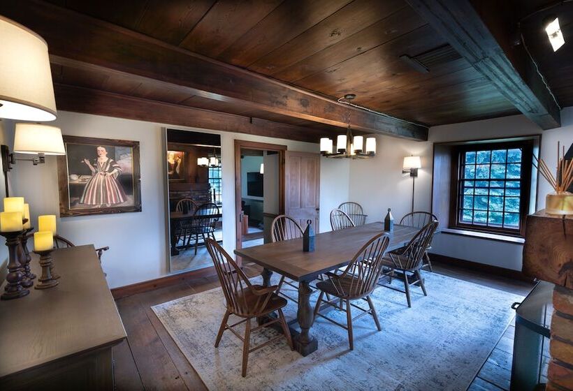 مبيت وإفطار 1735 Stone Farmhouse