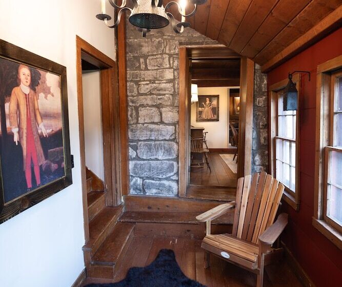 مبيت وإفطار 1735 Stone Farmhouse