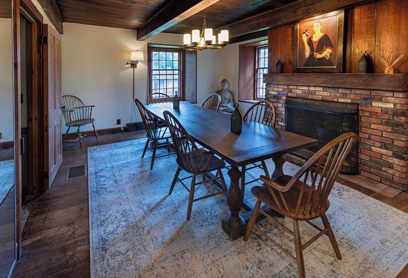 مبيت وإفطار 1735 Stone Farmhouse