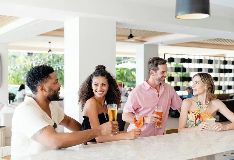 هتل Buoy Haus Beach Resort St. Thomas, Autograph Collection
