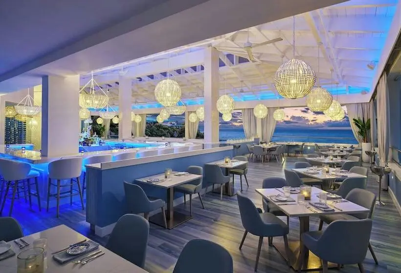 هتل Buoy Haus Beach Resort St. Thomas, Autograph Collection