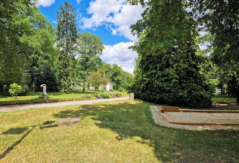 Отель La Souveraine