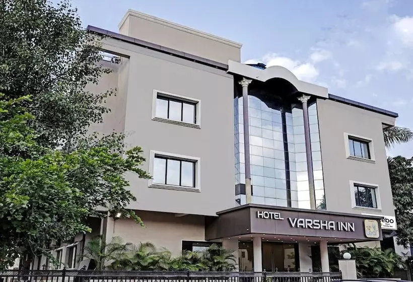 ホテル Treebo Varsha Palace