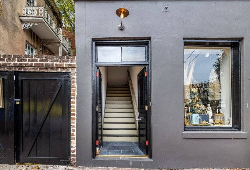 بنسيون The House On Taylor