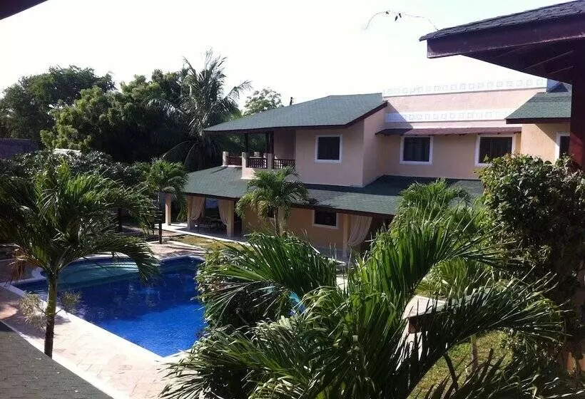 هتل African Sun Resort