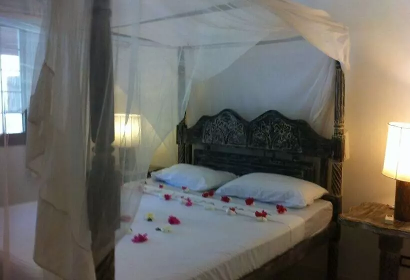 هتل African Sun Resort