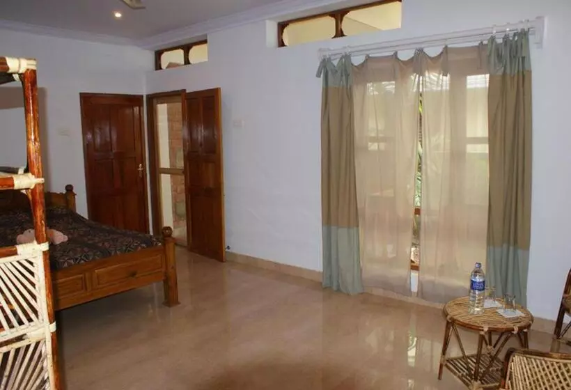 ホテル Ashiyana Cliff And Beach Resort