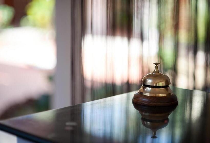 فندق Ashiyana Cliff And Beach Resort