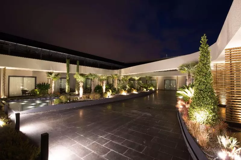 Doubletree By Hilton Hotel Izmir Airport
