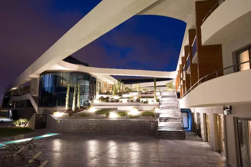 Doubletree By Hilton Hotel Izmir Airport