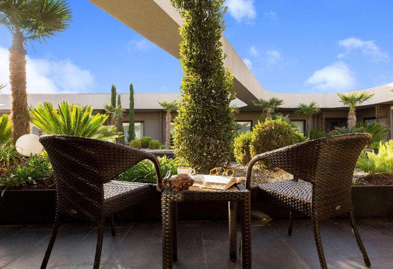 Doubletree By Hilton Hotel Izmir Airport