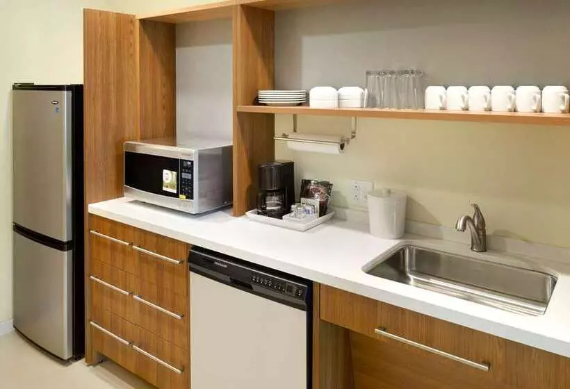 ホテル Home2 Suites By Hilton Charlotte Airport