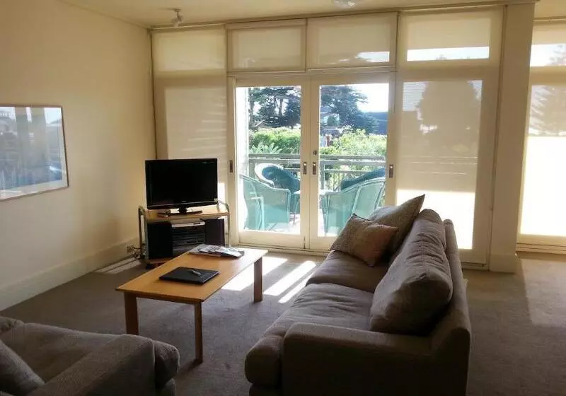 ホテル Portsea Village Resort