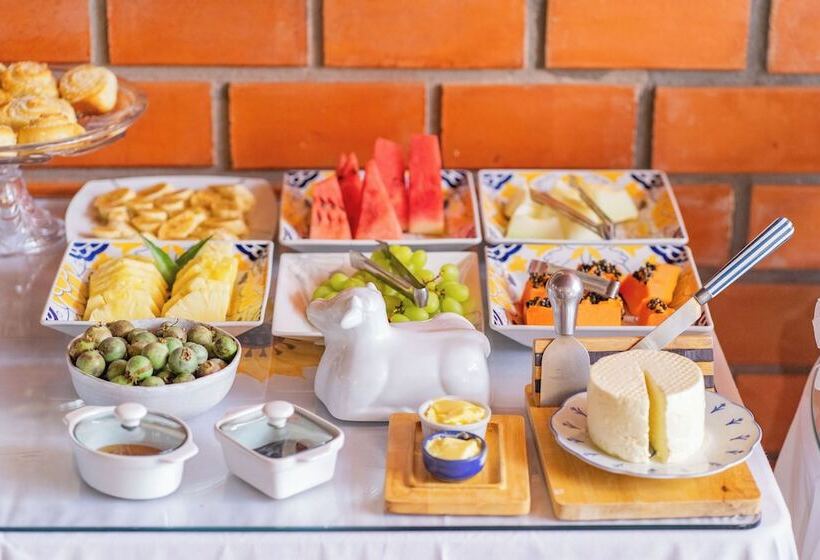 فندق Pousada Galeria Artes