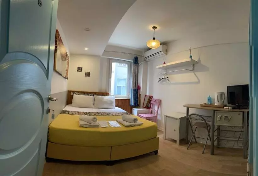 ホテル Rodin Suites