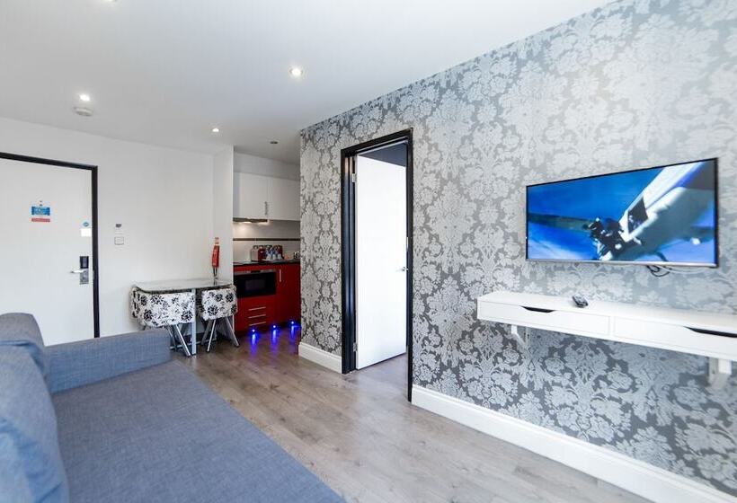 Imperial Court Suites