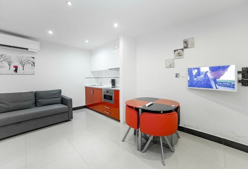 Imperial Court Suites