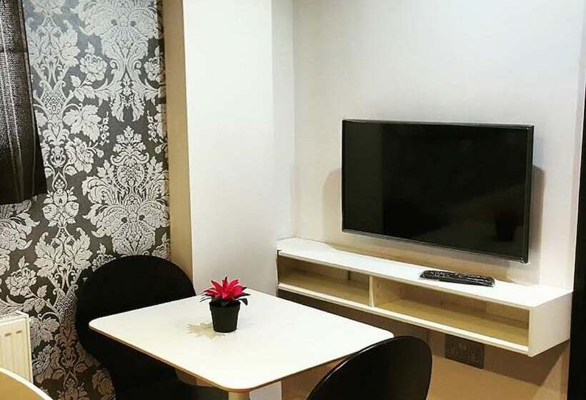 Imperial Court Suites