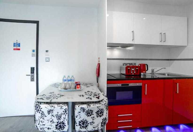 Imperial Court Suites