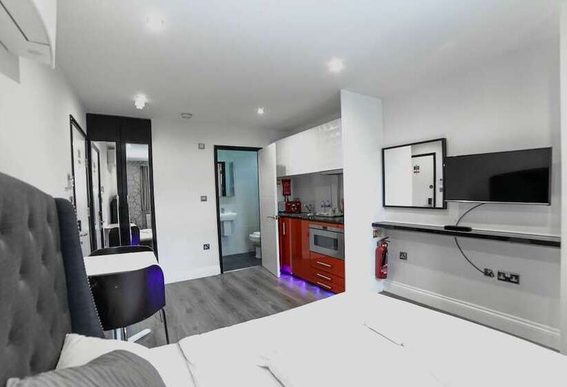 Imperial Court Suites