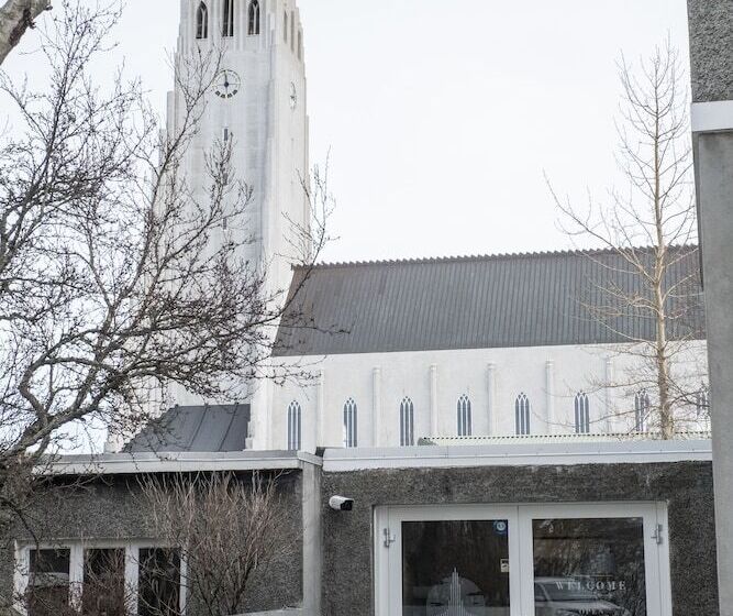 Pensión Freyja Guesthouse & Suites