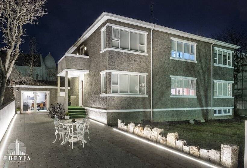 Pensión Freyja Guesthouse & Suites