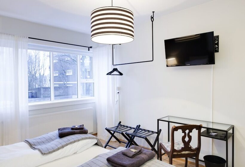 Pensión Freyja Guesthouse & Suites