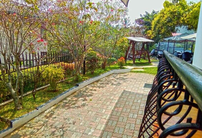 بنسيون New Kandy Residence