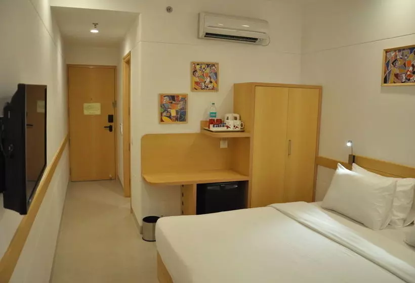 Red Fox Hotel Chandigarh