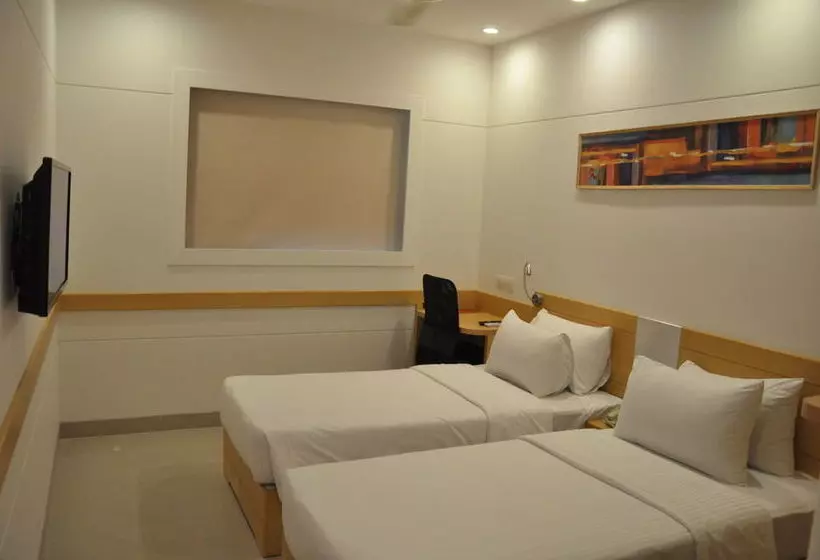 Red Fox Hotel Chandigarh