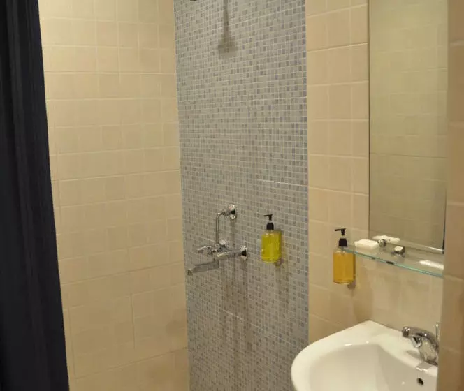Red Fox Hotel Chandigarh