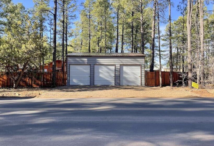 Hot Tub Hideaway In Pinetop: Bring Your Pet!