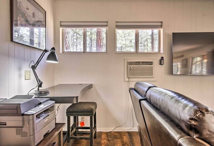 Hot Tub Hideaway In Pinetop: Bring Your Pet!