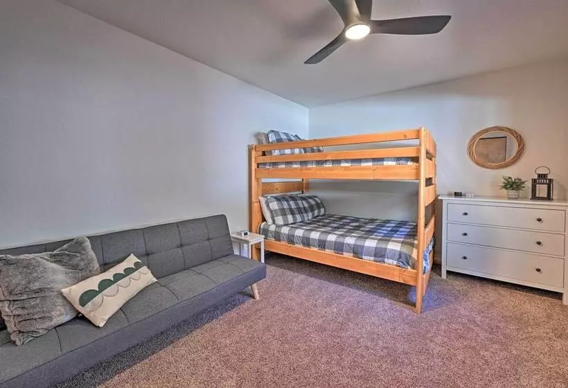 Airy Pine Escape W/ Pool Table, Near Hiking!