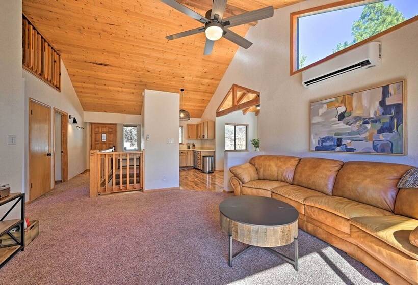 Airy Pine Escape W/ Pool Table, Near Hiking!