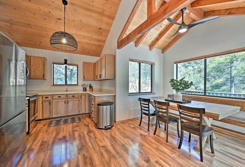 Airy Pine Escape W/ Pool Table, Near Hiking!