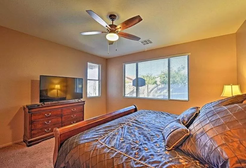 Arizona Retreat W/ Heated Pool, Fire Pit & Grill!