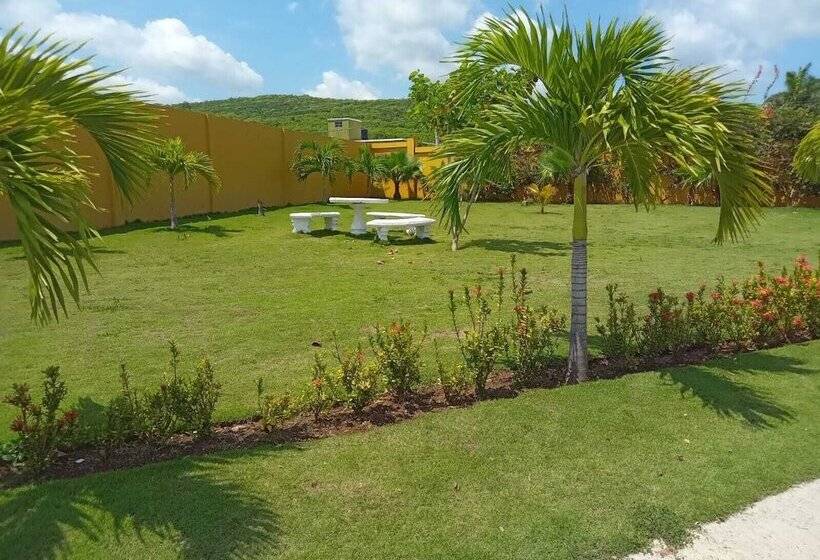 تختخواب و صبحانه Ocean View Get Away