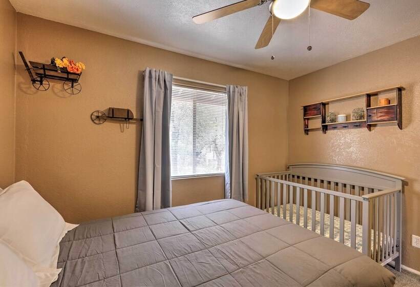 Bright Pine Cabin: Direct Trail Access & Deck!